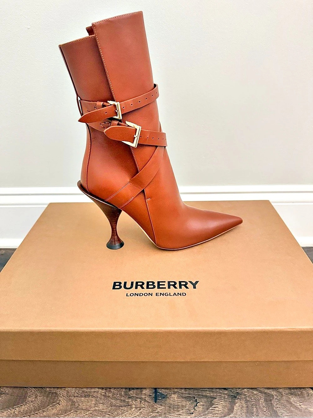 Burberry Hadfield Pedestal-heel Leather Ankle Boots Pointed Toe Heeled Boots in